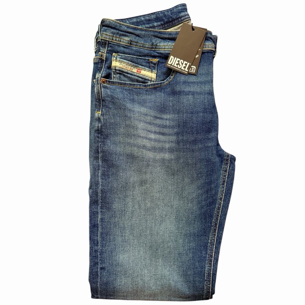 DIESEL MARKEE STRAIGHT MEN’S JEANS Size 30 x 32” MSRP $250 / 99% Cotton / NWT